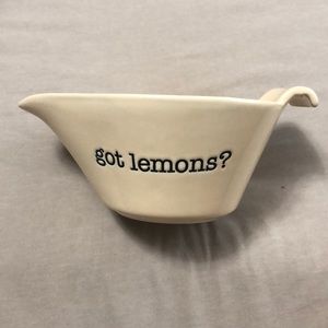 “Got Lemons?” Yellow Juicer